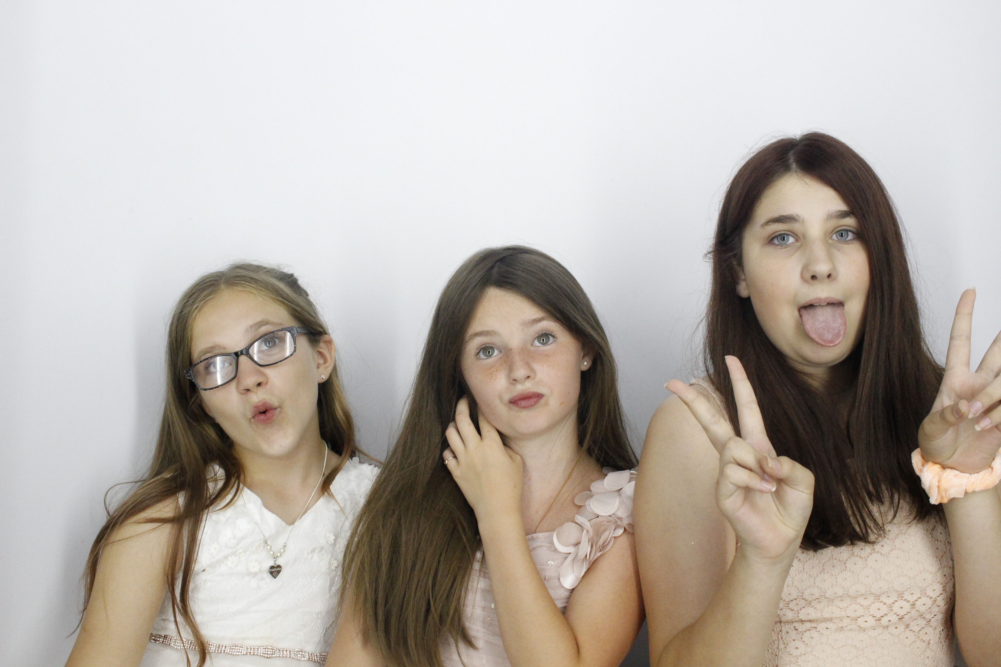 Sam & Rachel's Wedding | View more photos from the event at gallery.myphotoboothexperience.co.uk/u/MyPhotoBoothExperienceLtd/Sam-Rachels-Wedding